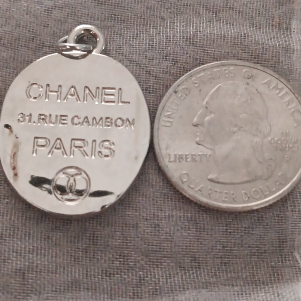 Silver Oval Pendant Pull Tab/ Charm - Picture 2 of 2